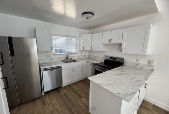 NDP2502238 411 La Mesa Avenue B