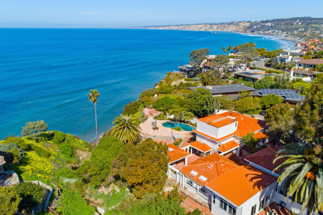 10032C1602627773081 1700 Torrey Pines