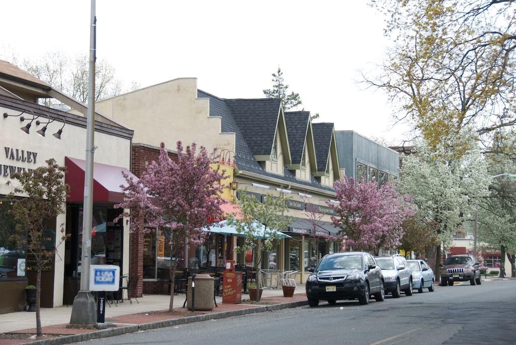 1033 222 Main Street