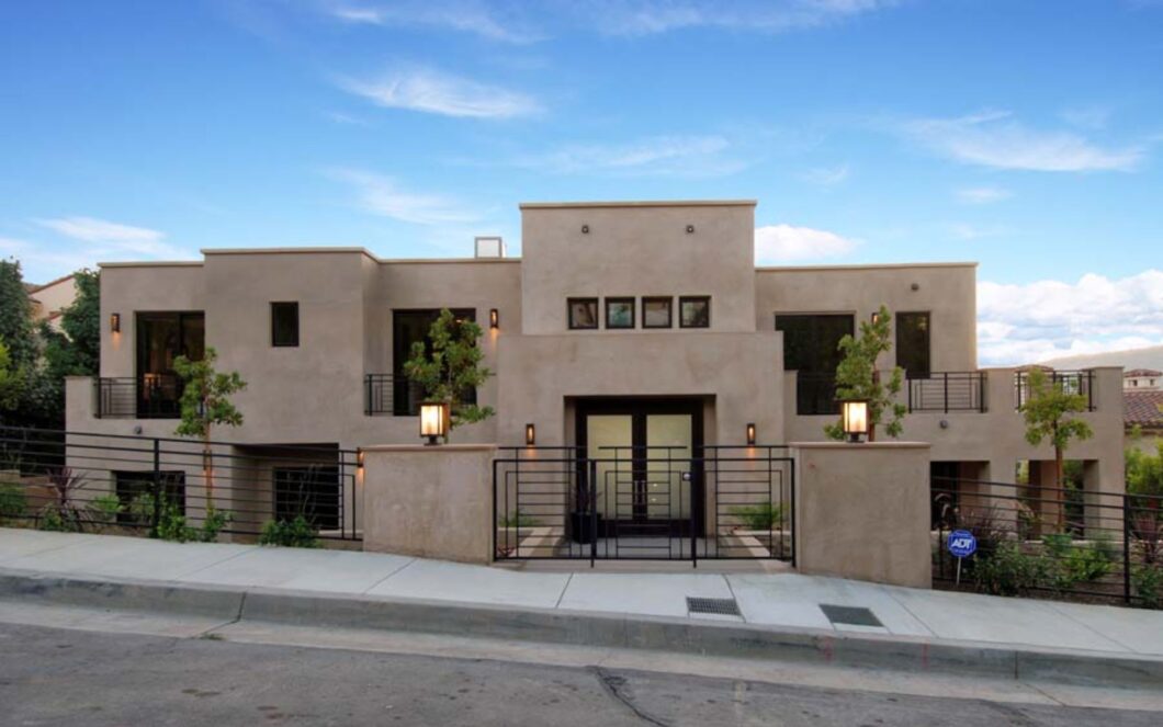 13983C1693895893619 2171 Sheringham Lane