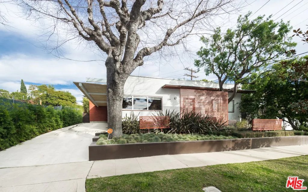 13983C1693897546252 1254 Fairburn Avenue