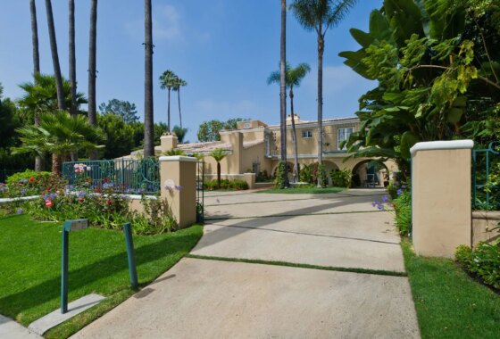 13983C1693908520958 901 N Bedford Drive