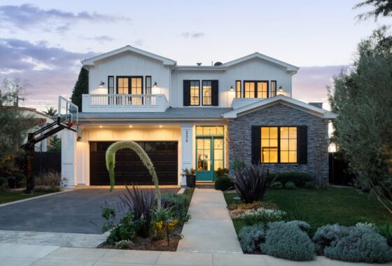 13983C1693962382964 238 19th Street