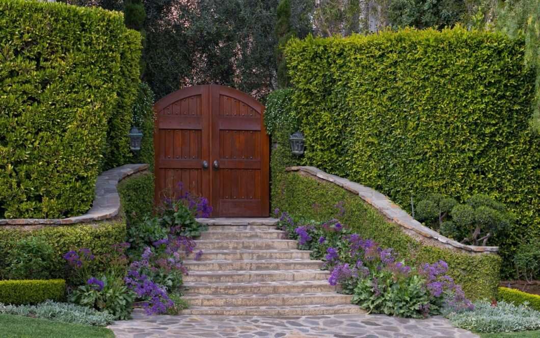 13983C1693966191627 513 Doheny Road
