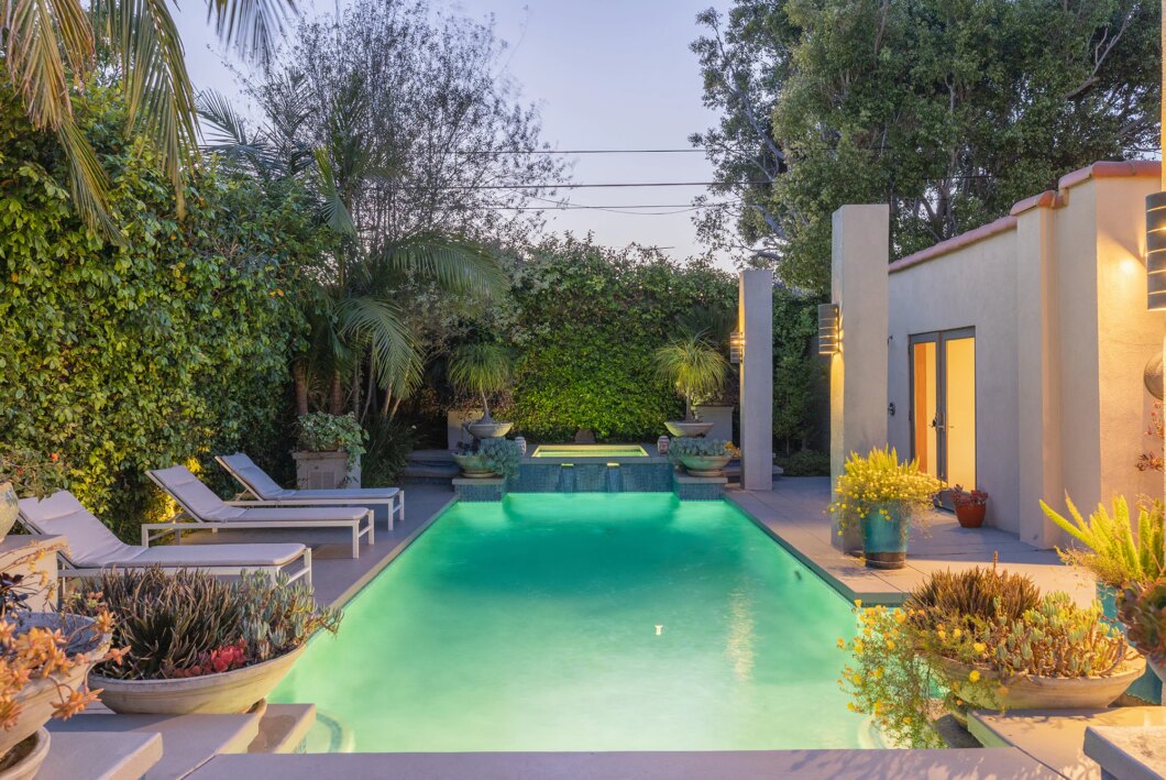 13983C1693967815442 1325 S Orange Drive