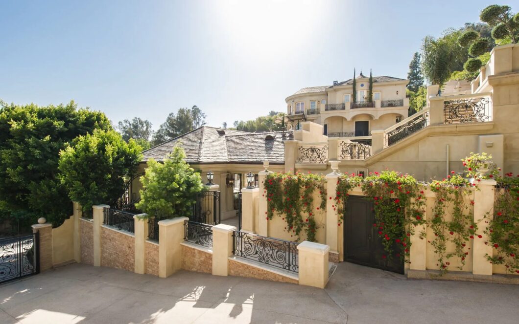 13983C1693970965391 11459 Bellagio Road