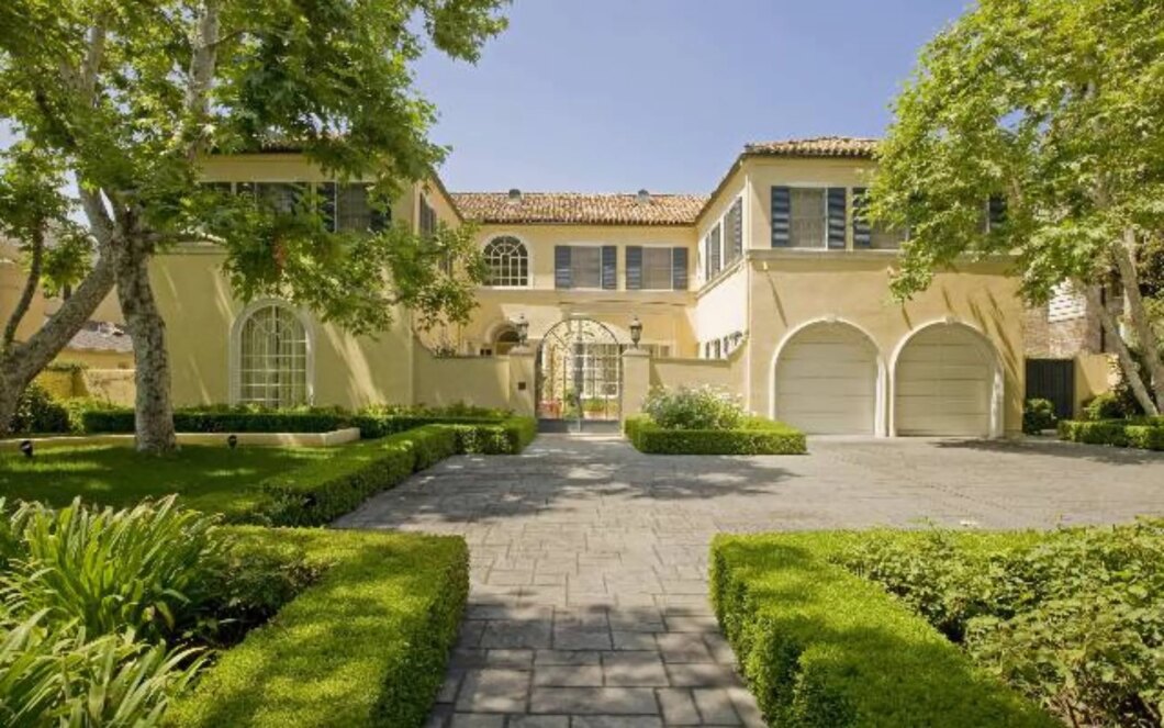 13983C1693973862930 709 N Maple Drive