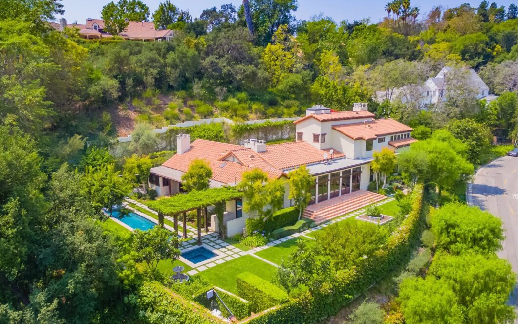 13983C1693975160091 10960 Bellagio Road