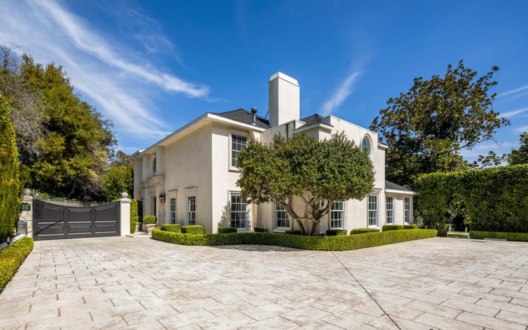 13983C1693975537990 10914 Bellagio Road,