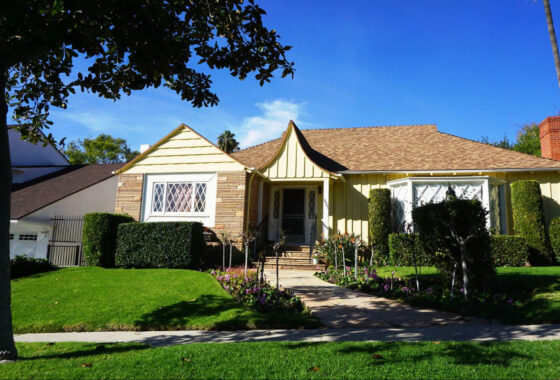 13983C1693979092385 3001 Cavendish Drive