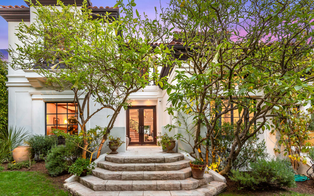 13983C1693981402560 251 24th Street
