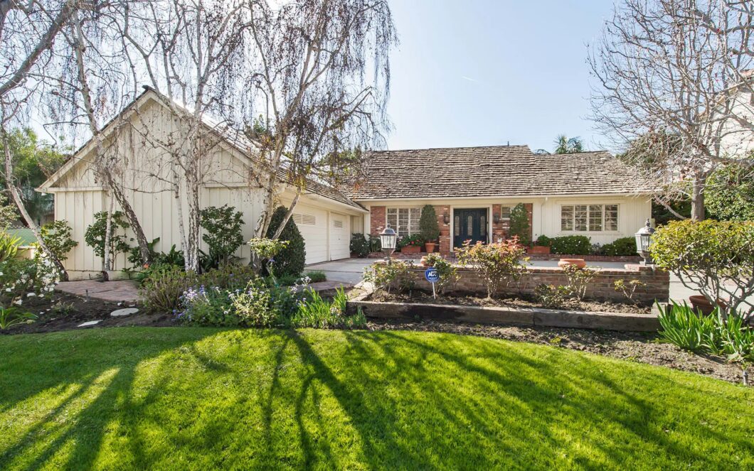 13983C1693981787491 611 N Alta Drive