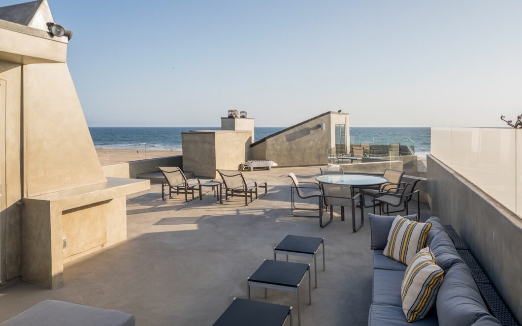 13983C1693983071854 3717 Ocean Front,