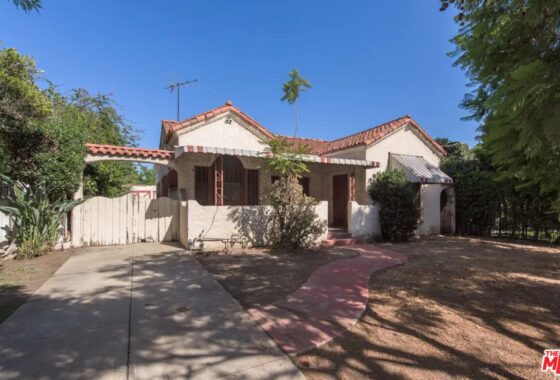 13983C1693988557609 734 N Harper Avenue
