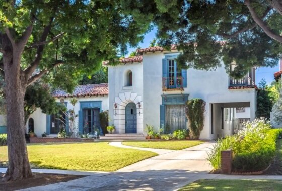 13983C1694005853844 521 N Arden Drive