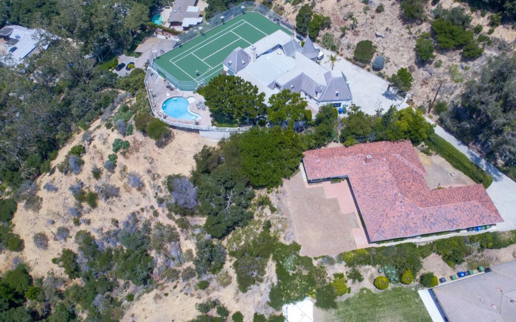 13983C1694043281645 1739 Westridge Road