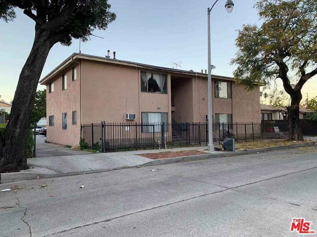 13983C1694047961626 2233 Riverdale Avenue