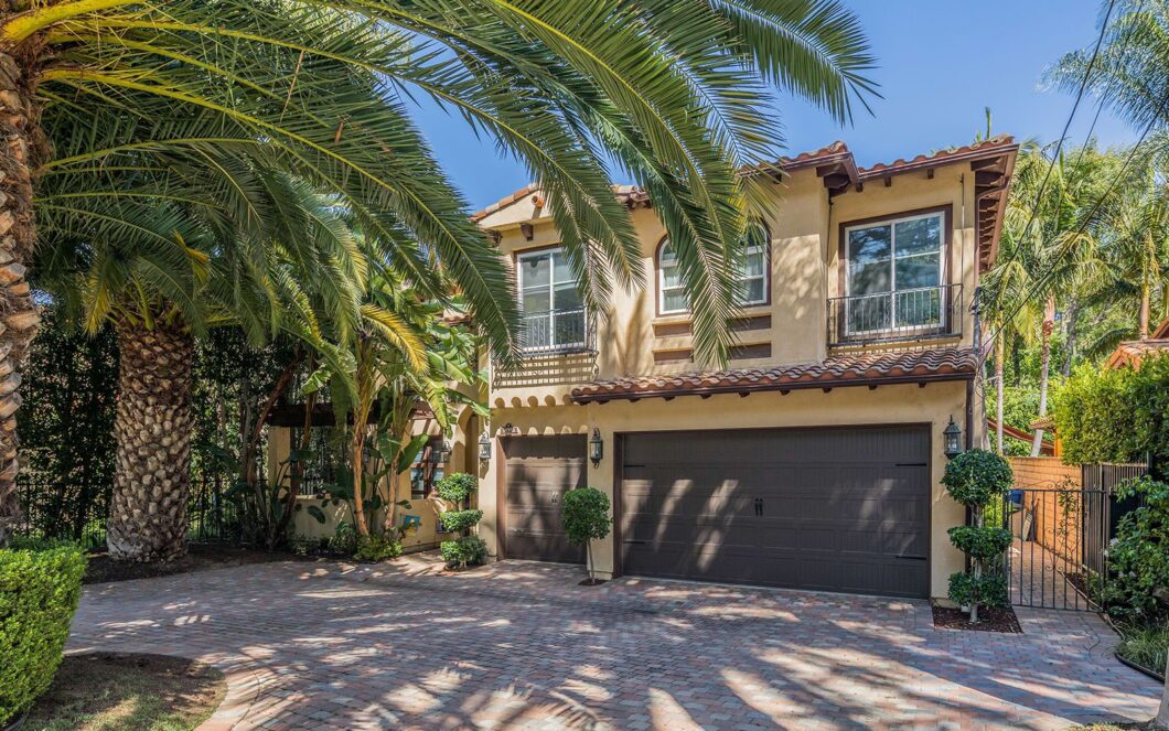 13983C1694050598456 14985 Valley Vista