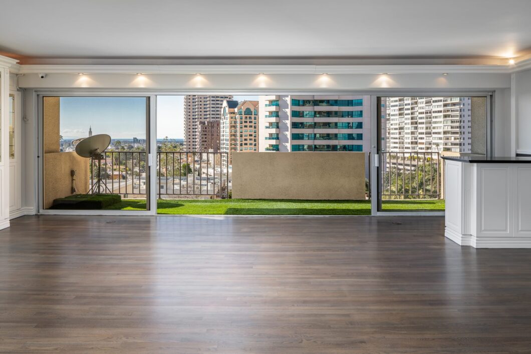 13983C1694053694638 10450 Wilshire #8a