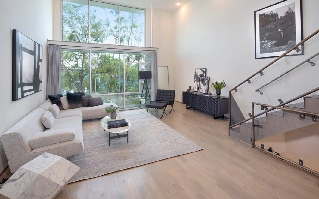 13983C1694061622803 6617 Melrose Avenue #1