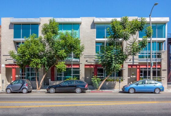 13983C1694062738323 6615 Melrose Avenue #2