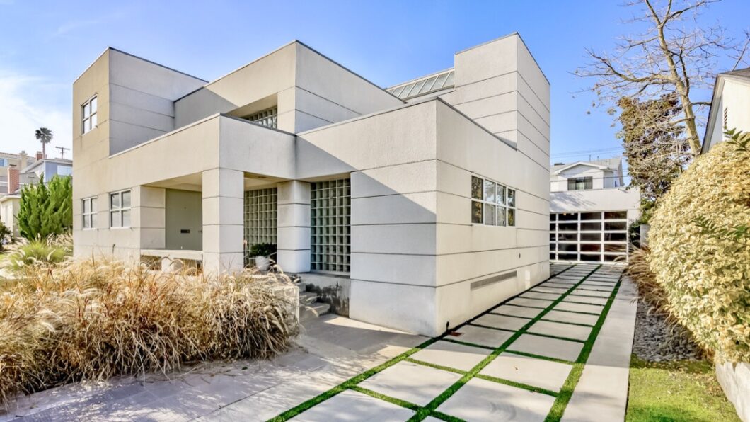 13983C1694063542508 12035 Marine Street