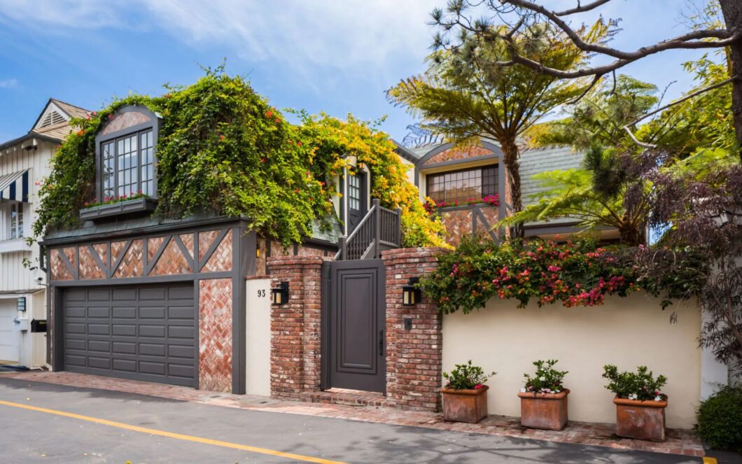13983C1694068612992 23438 Malibu Colony Road