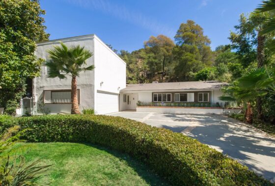 13983C1694071571089 1980 Coldwater Canyon Drive
