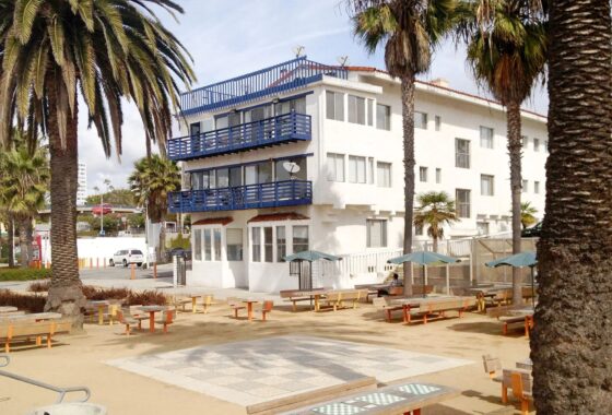 13983C1694071661707 1647 Ocean Front Walk