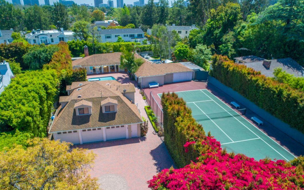 13983C1694072502312 10416 W Sunset Boulevard