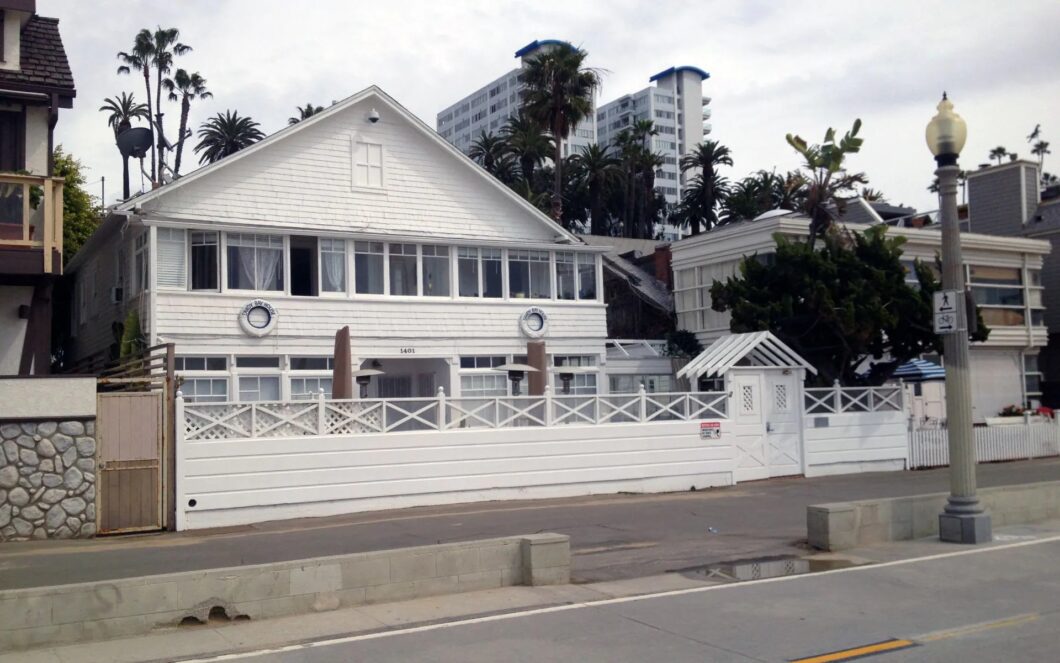 13983C1694073313921 1401 Palisades Beach Road