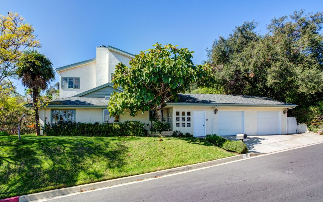 13983C1694073552442 771 Teakwood Road