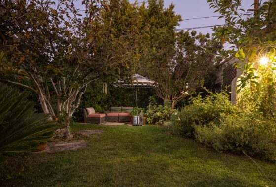 13983C1694075736686 202 N Beachwood Drive