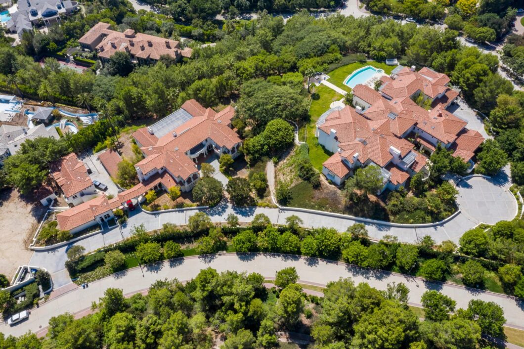 13983C1694741465170 73 Beverly Park Lane