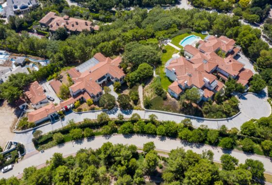 13983C1694741465170 73 Beverly Park Lane