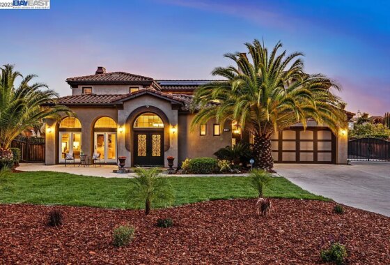 13983C1709668819499 2210 Terra Nova Ln