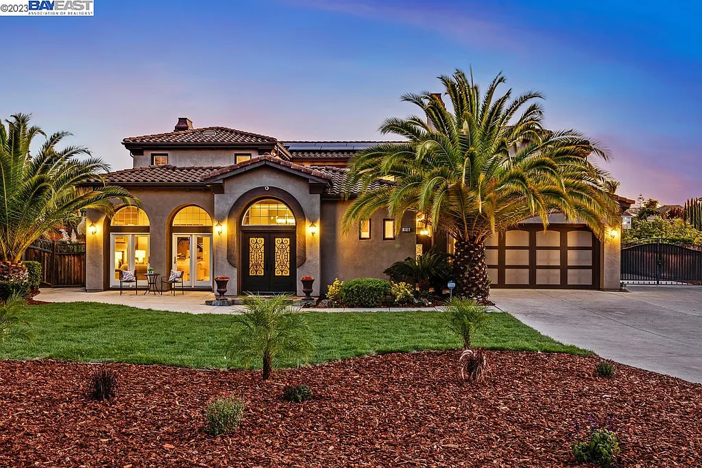 13983C1709668819499 2210 Terra Nova Ln