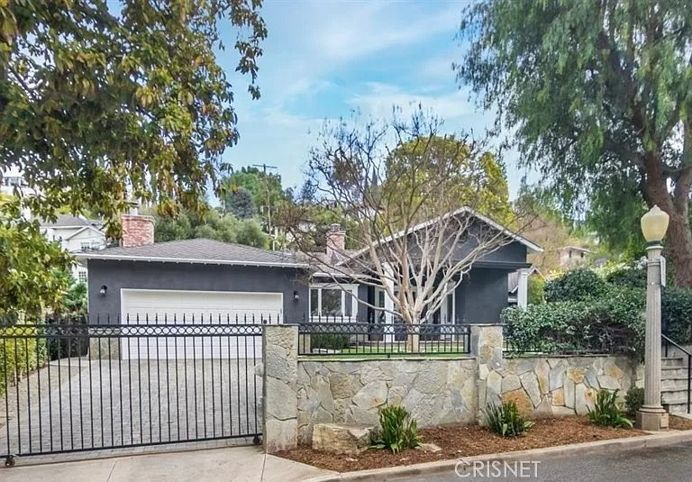 13983C1728608453843 4020 Benedict Canyon Dr