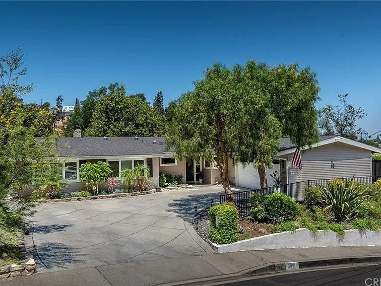 13983C1728608508521 3651 Sheridge Dr