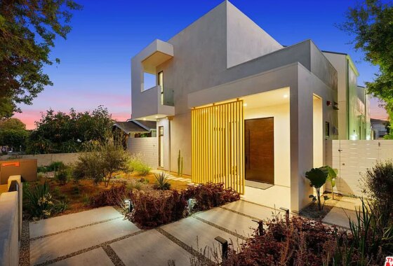 13983C1749742392140 918 22nd St
