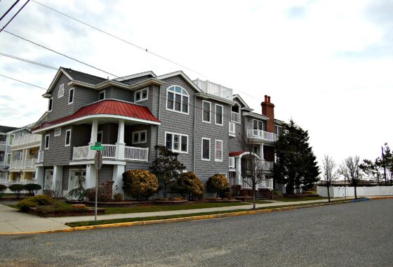 14805372 601 20th St