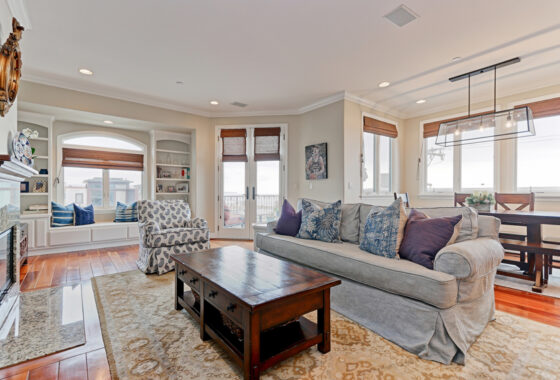 14807493 319 24th Street