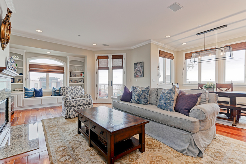 14807493 319 24th Street