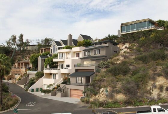 14807858 909 Summit Way