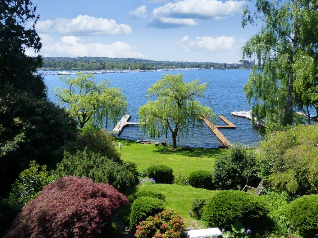 14808303 3143 W Laurelhurst Drive NE