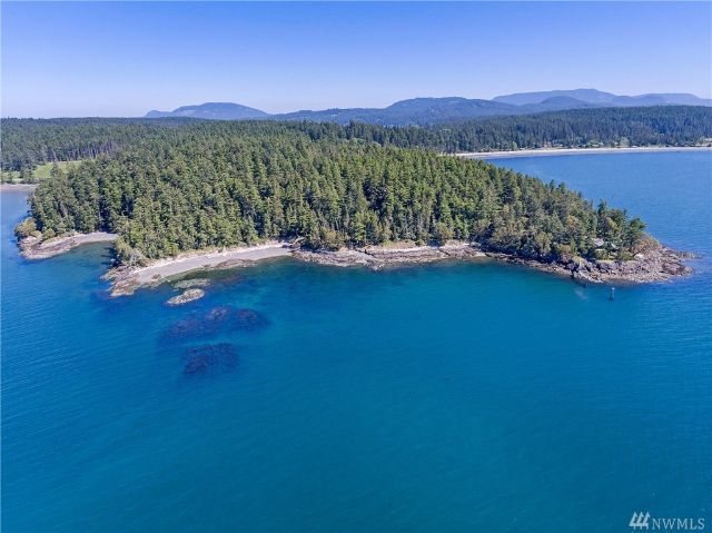 14808697 821 SQUAW BAY RD