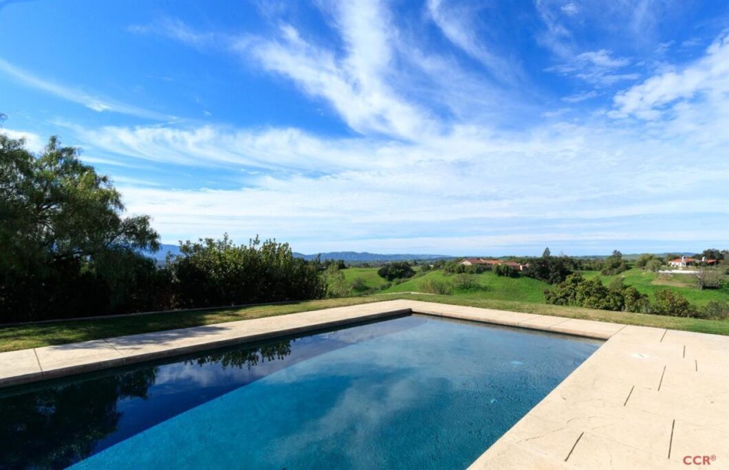 14808744 2989 Woodstock Road