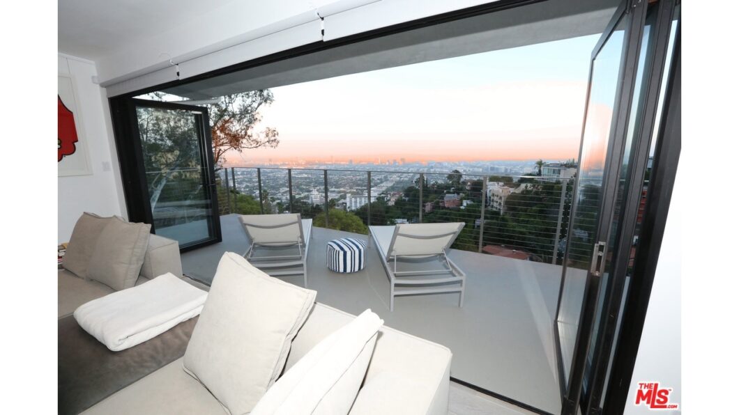 14808865 8454 Franklin Avenue