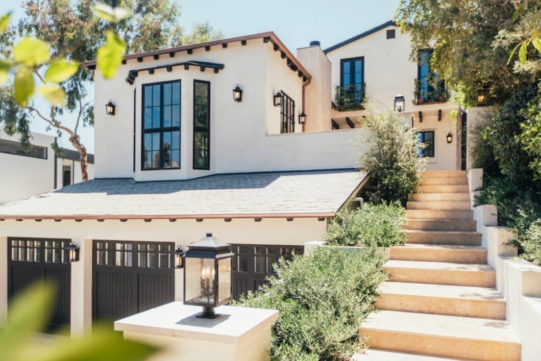 14810650 270 North Carolwood Dr