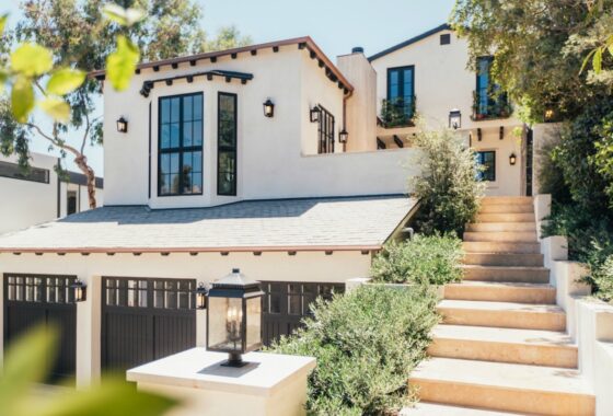 14810650 270 North Carolwood Dr